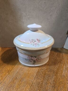 Victorian Trading Co. Porcelain Lidded Box